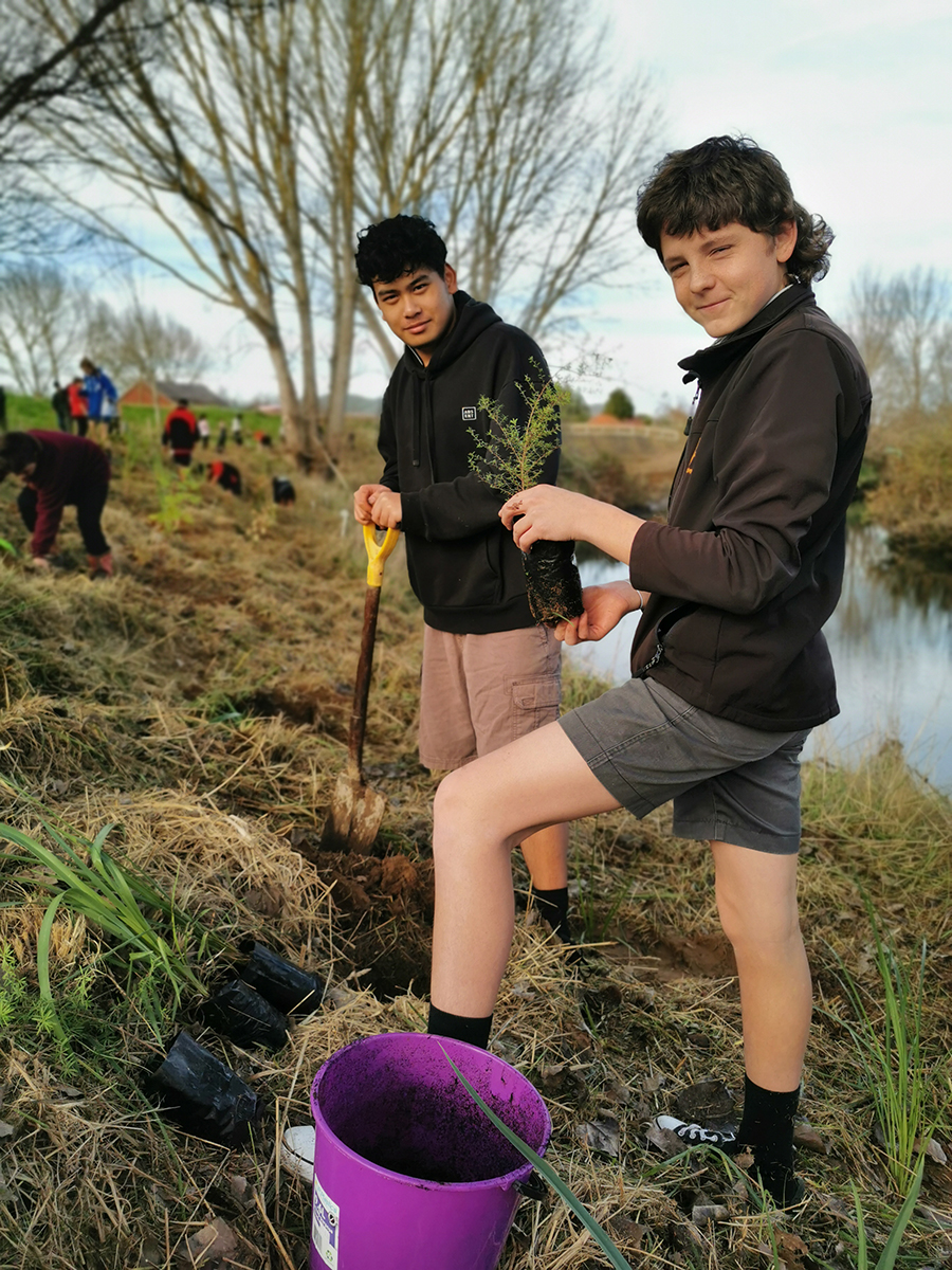 Trees for Survival Goldfields School Paeroa and Waikato Regional Council.