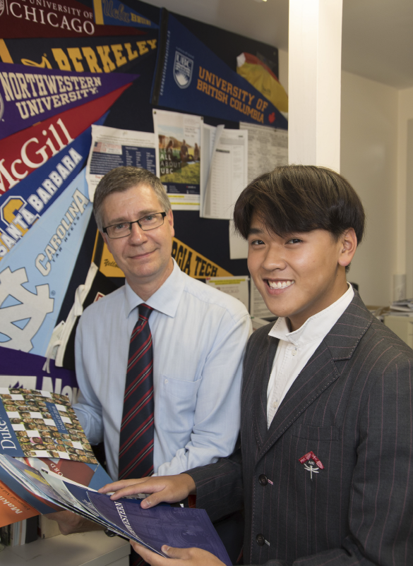 US Counsellor with an AIC student.