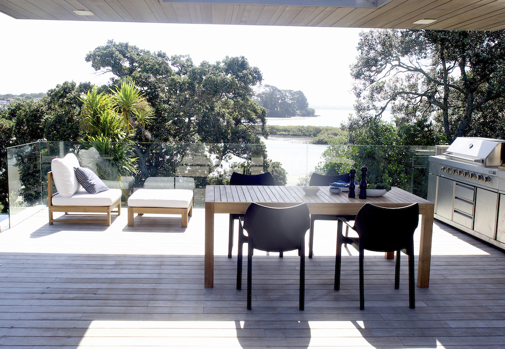 River Dining Table with Day Chair Ottoman 