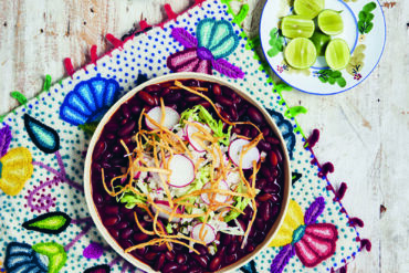 Red hominy stew