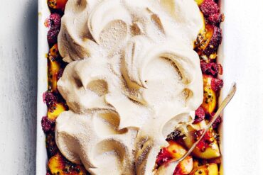summer pavlova
