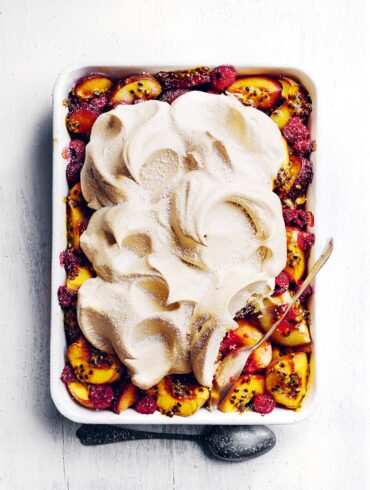 summer pavlova