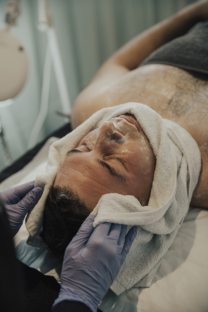 Luxe Appearance | DMK Facial Luxe Appearance | DMK Facial