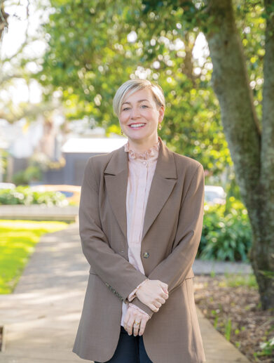 Robyn Ellson