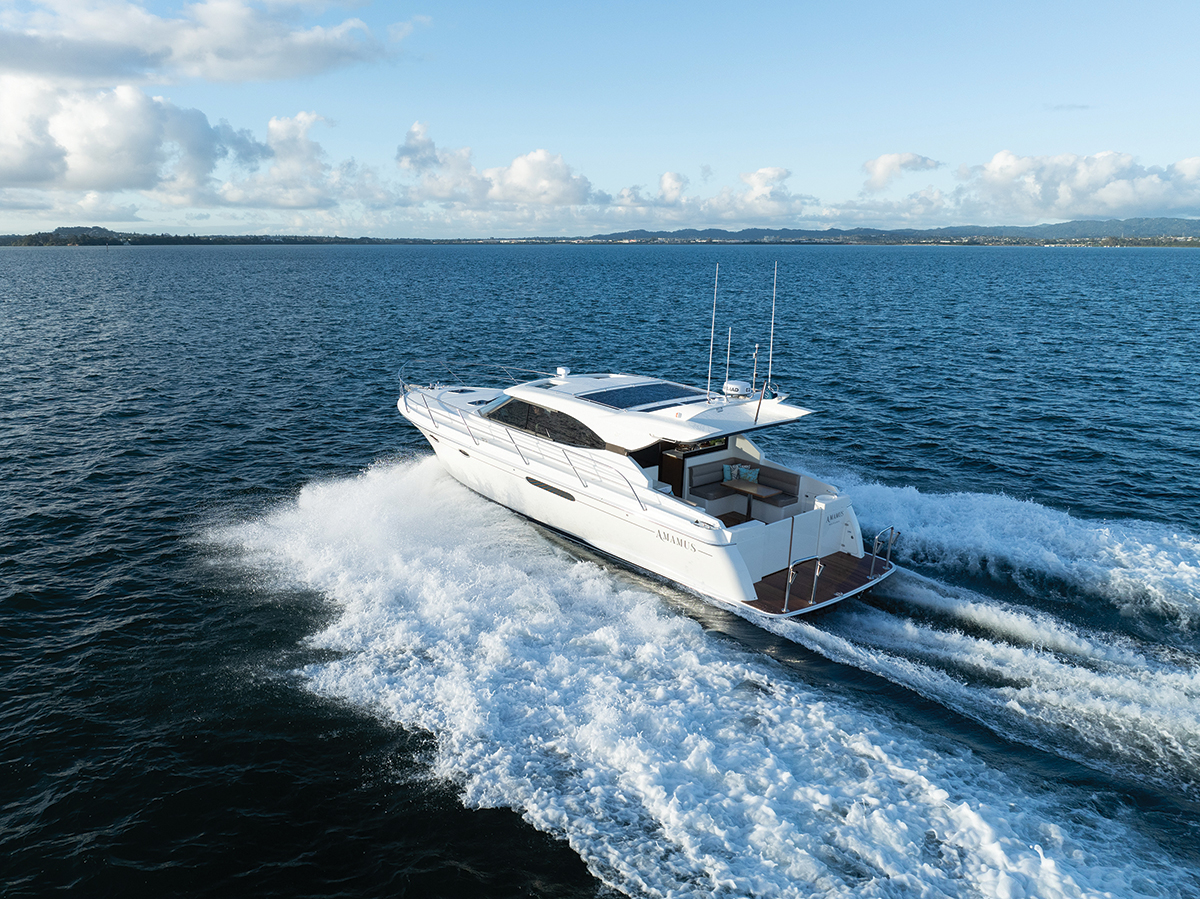 Allan tongs boat builders