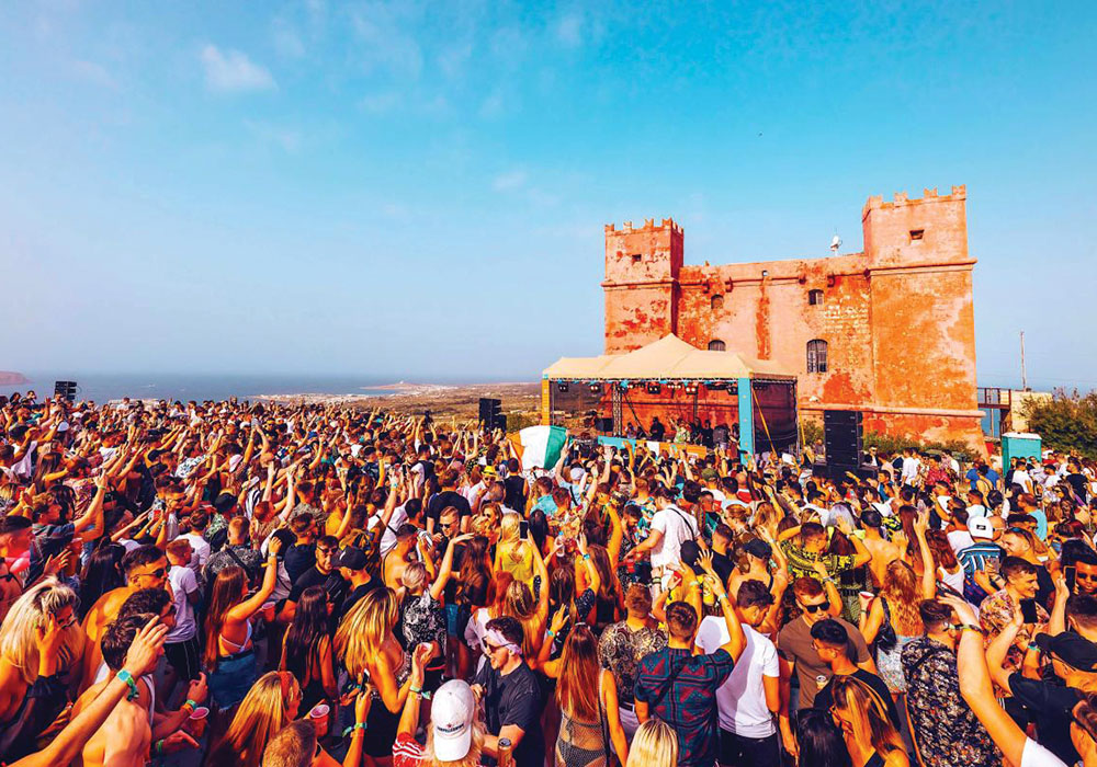 Malta Crowd