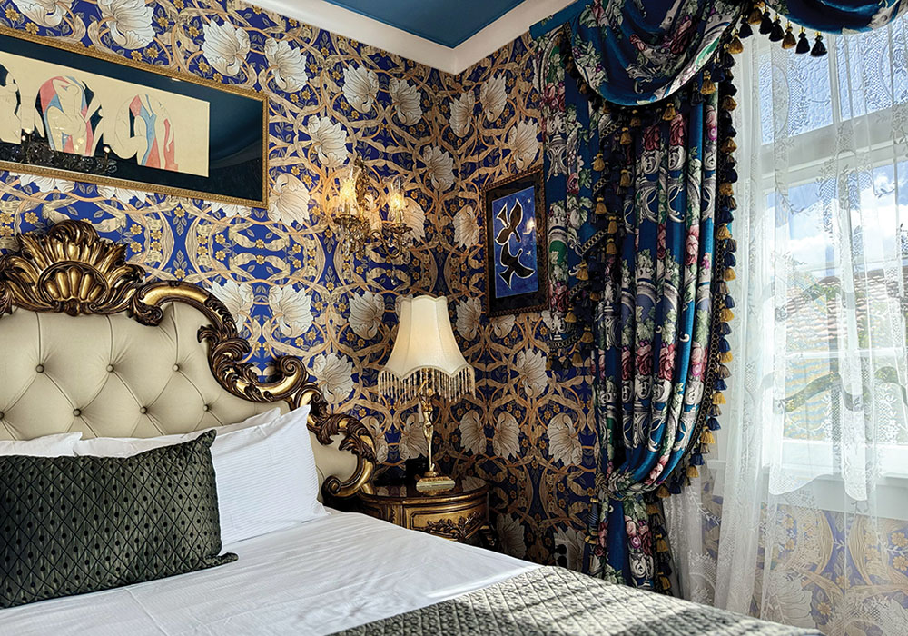 PRINCE’S GATE Room copy